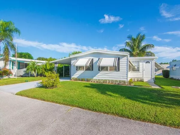 Jensen Beach, FL 34957,434 NE Topaz TER