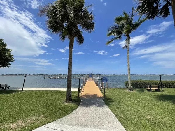 Jupiter, FL 33458,825 Center ST 7c