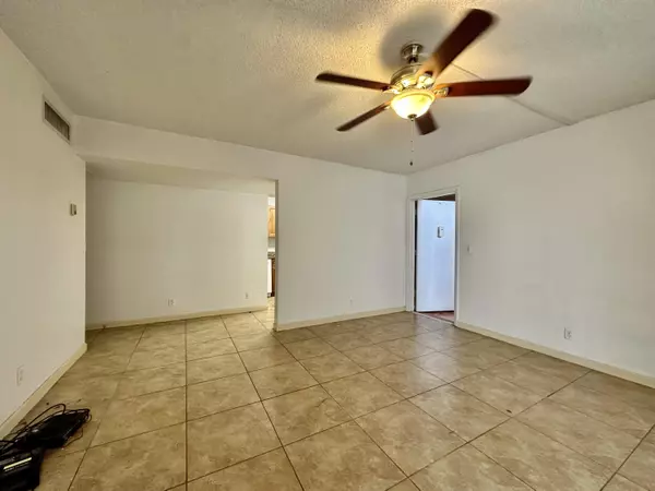 Boca Raton, FL 33486,634 NW 13th ST 25