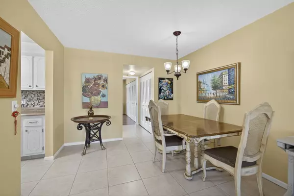 West Palm Beach, FL 33417,414 Windsor R