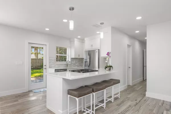 Lantana, FL 33462,702 S 12th ST