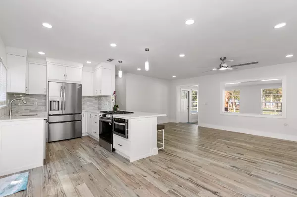 Lantana, FL 33462,702 S 12th ST