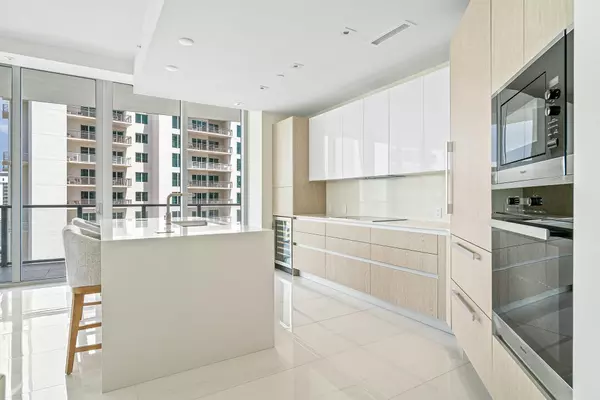 Singer Island, FL 33404,3100 N Ocean DR H-1409