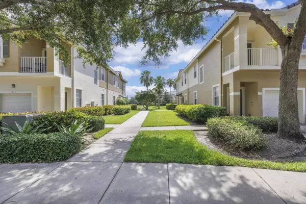 Stuart, FL 34994,3151 SE Lexington Lakes DR 202