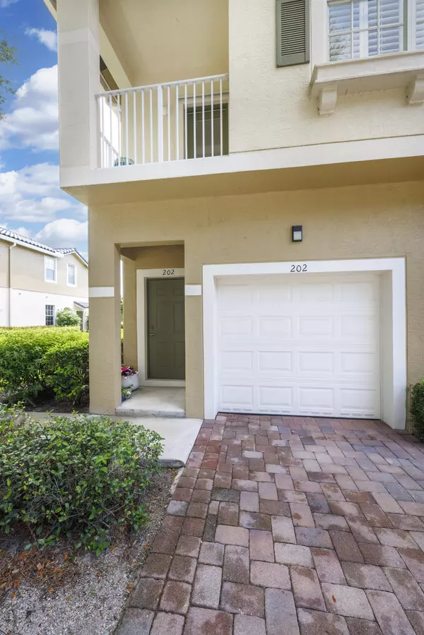 Stuart, FL 34994,3151 SE Lexington Lakes DR 202