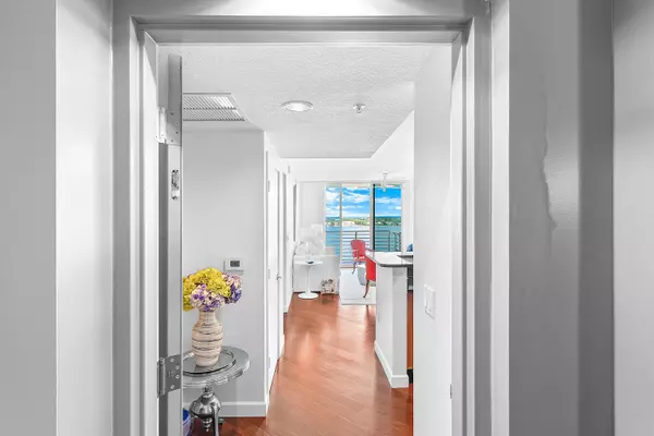 West Palm Beach, FL 33401,1551 N Flagler DR 1012