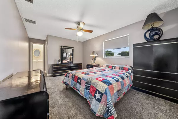 Boynton Beach, FL 33426,811 SW 18th CT