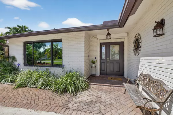 Boca Raton, FL 33487,17705 Maplewood DR