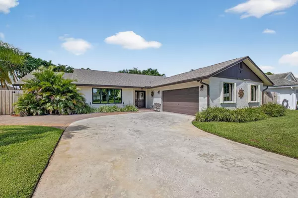 Boca Raton, FL 33487,17705 Maplewood DR