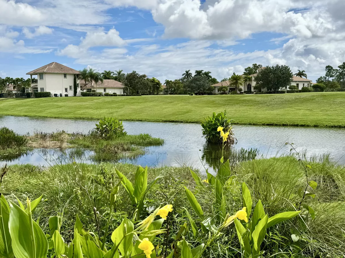 Port Saint Lucie, FL 34984,137 SE Mira Lavella