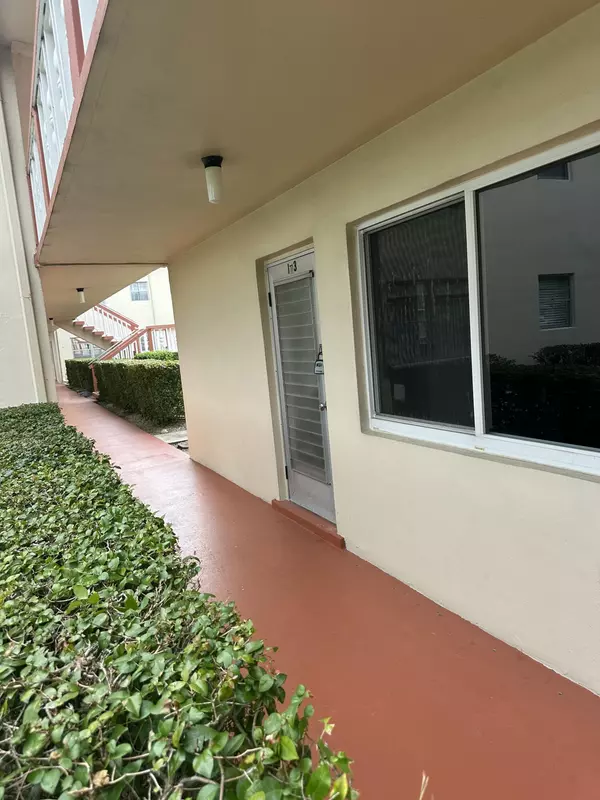 West Palm Beach, FL 33417,193 Chatham J