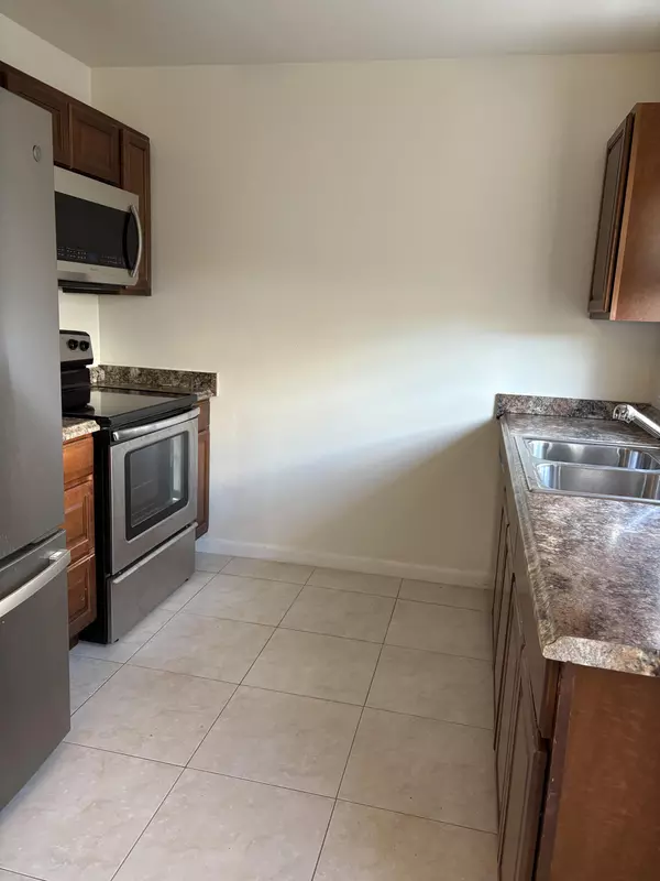 Lantana, FL 33462,126 Milton ST