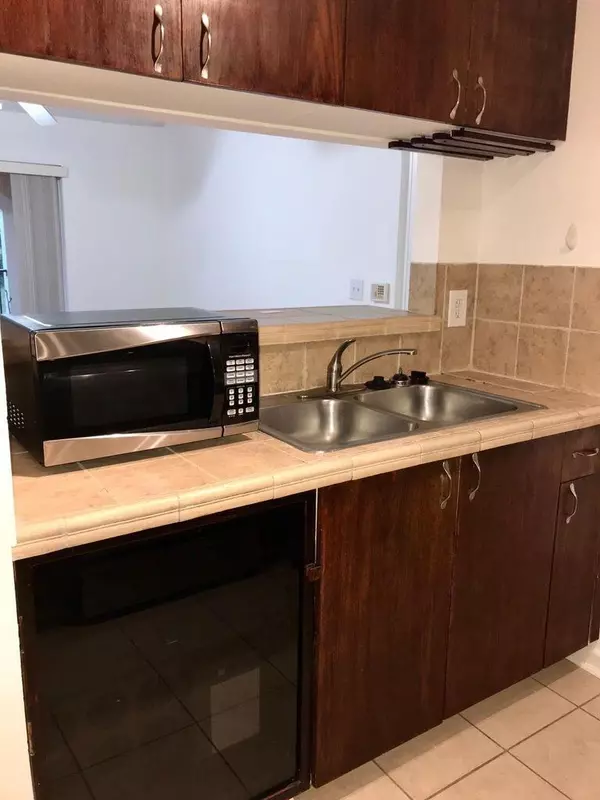 West Palm Beach, FL 33409,1701 Village BLVD 307