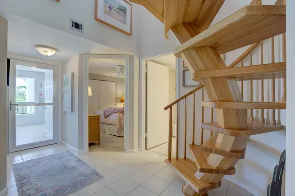 Juno Beach, FL 33408,143 N Bay Colony DR