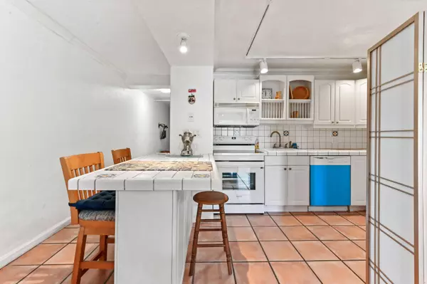 Key Biscayne, FL 33149,251 Galen DR 309e