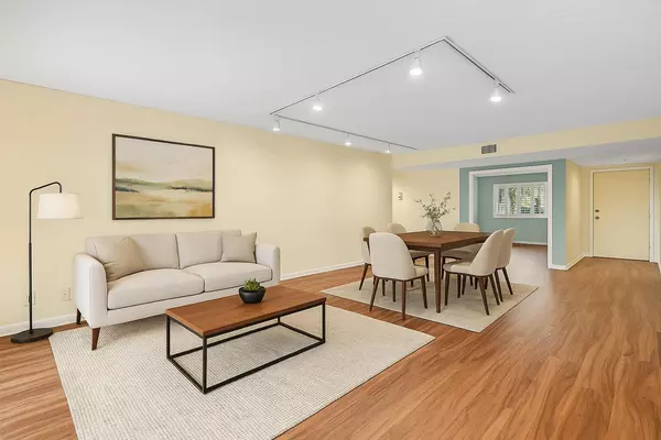 Boynton Beach, FL 33437,5750 Fairway Park CT 201