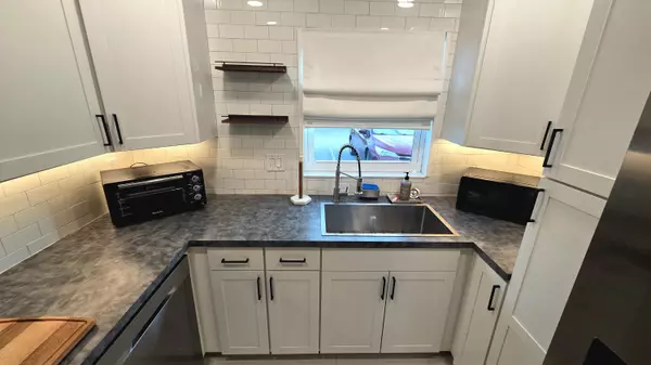 West Palm Beach, FL 33415,2568 E Dudley DR G