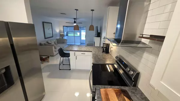 West Palm Beach, FL 33415,2568 E Dudley DR G