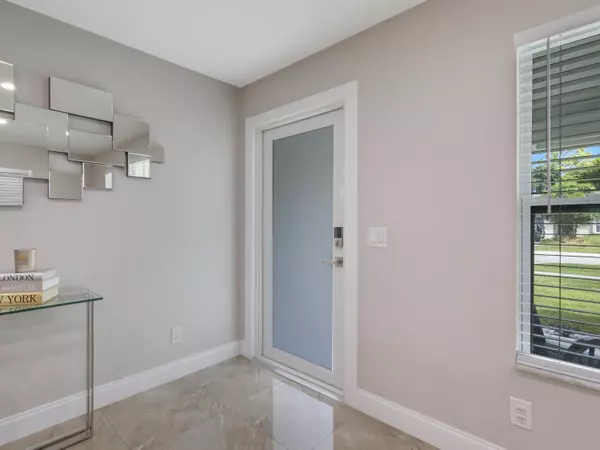 Royal Palm Beach, FL 33411,128 Barcelona DR