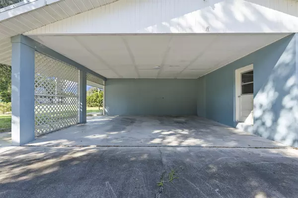 Vero Beach, FL 32962,106 20 AVE