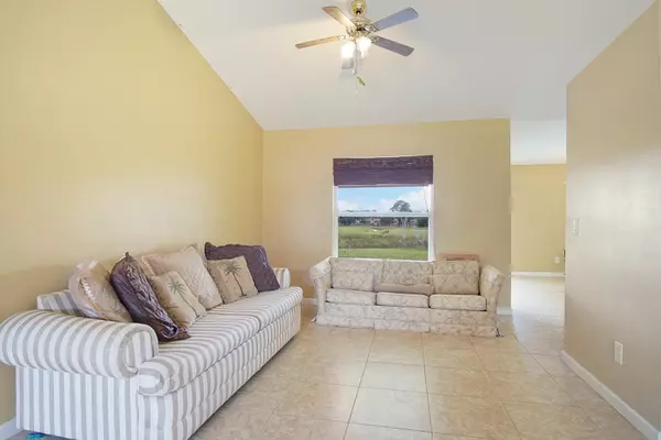 Port Saint Lucie, FL 34986,5864 NW Favian AVE