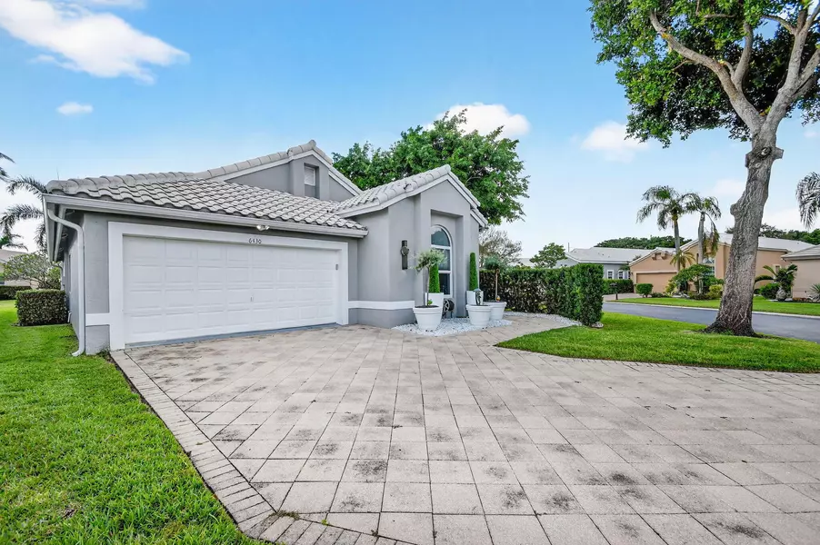 6430 Three Lakes LN, Boynton Beach, FL 33437