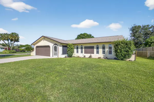 142 W Palmetto RD, Lake Worth, FL 33467