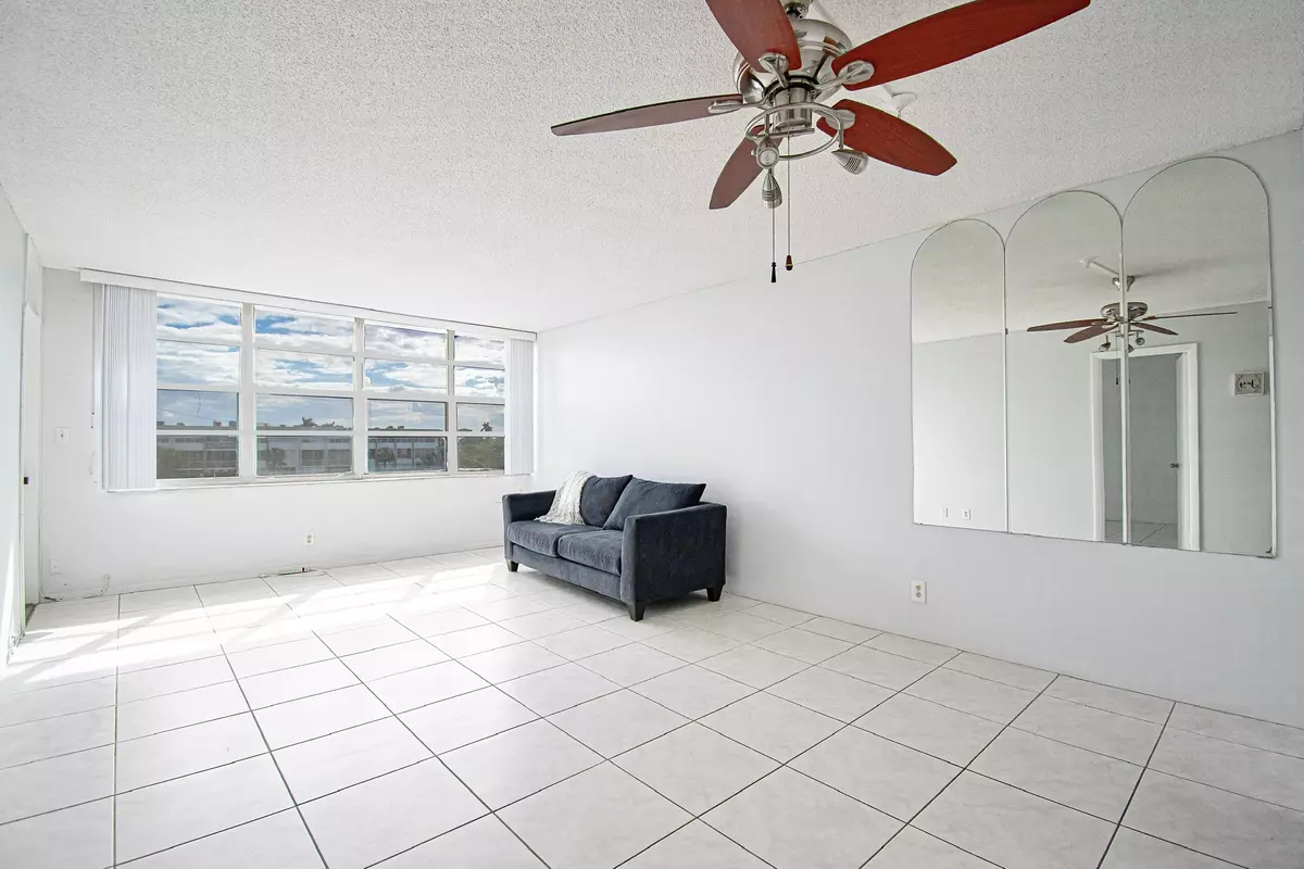 Hollywood, FL 33020,2731 Taft ST 408