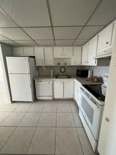 Hollywood, FL 33020,2731 Taft ST 408