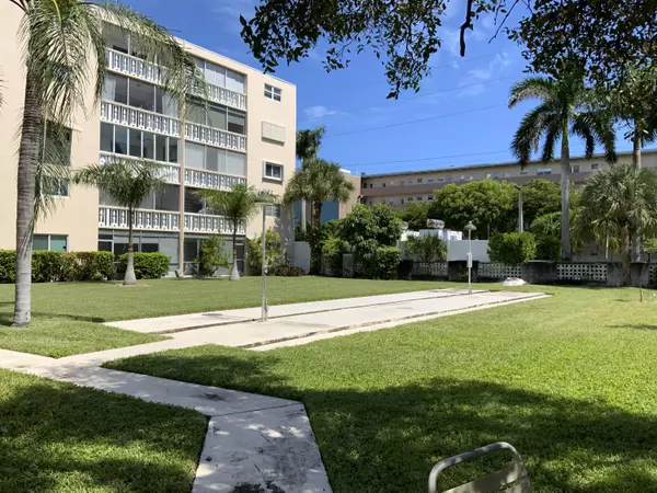 Hallandale Beach, FL 33009,219 NE 14th AVE 407