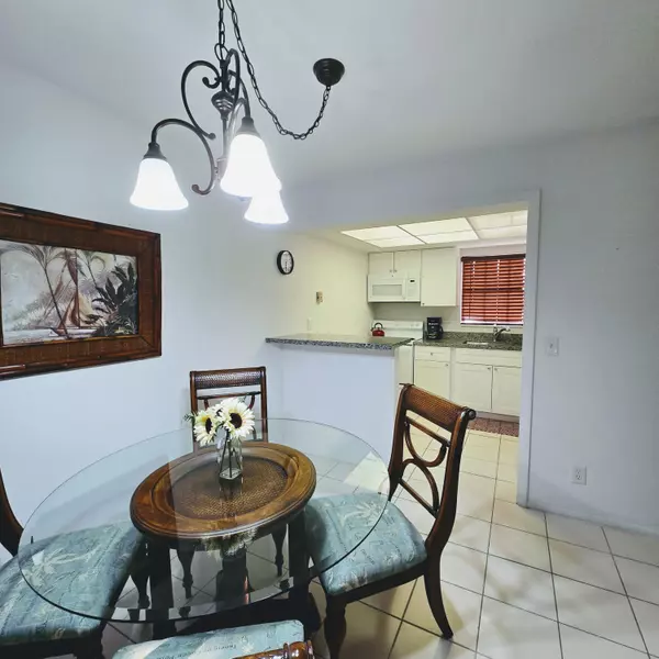 West Palm Beach, FL 33415,2930 E Crosley DR C