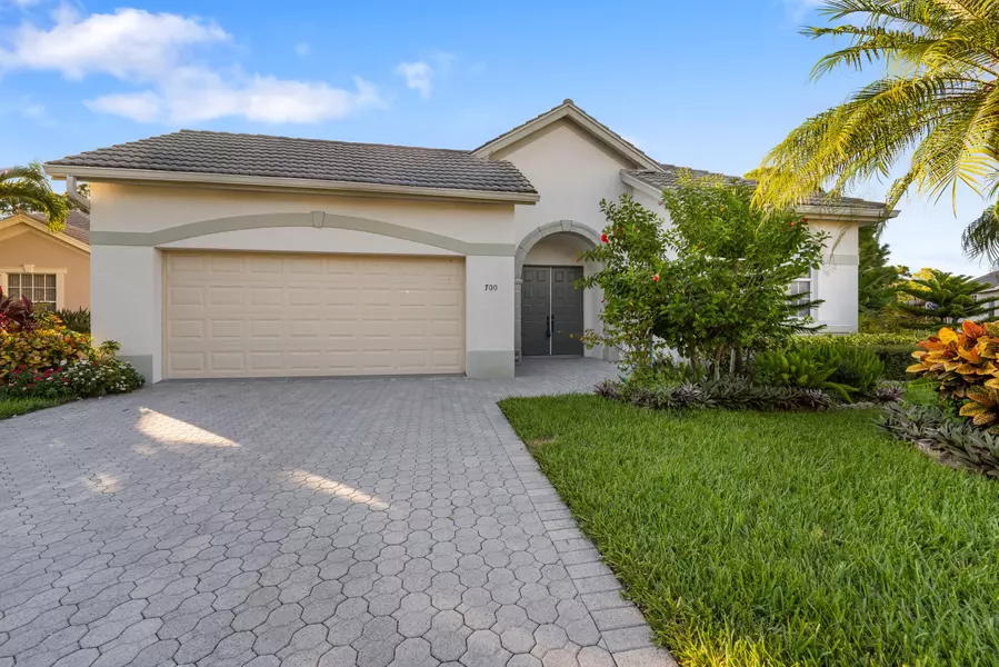 700 SW Great Exuma CV, Port Saint Lucie, FL 34986
