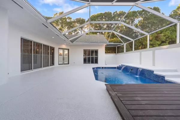 Port Saint Lucie, FL 34986,700 SW Great Exuma CV