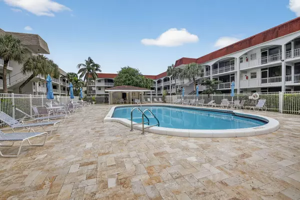 581 Blue Heron DR 206-B, Hallandale Beach, FL 33009