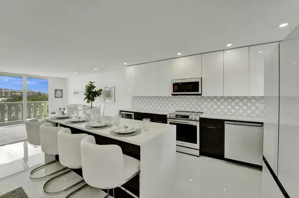 Lantana, FL 33462,231 E Lantana RD 304