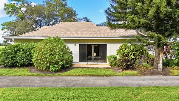 Boca Raton, FL 33434,406 Bridgewood CT