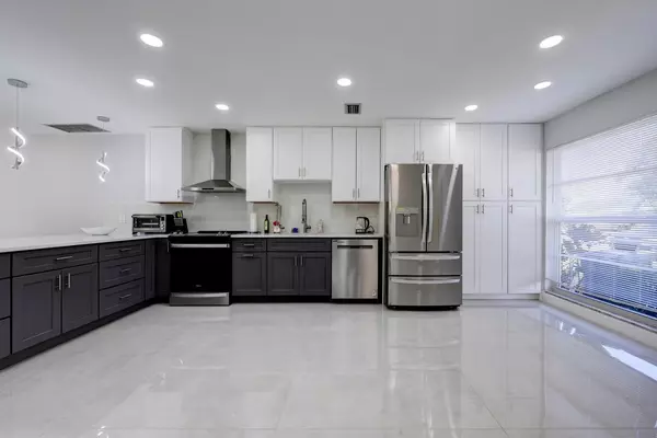 Boca Raton, FL 33433,21070 Covington DR
