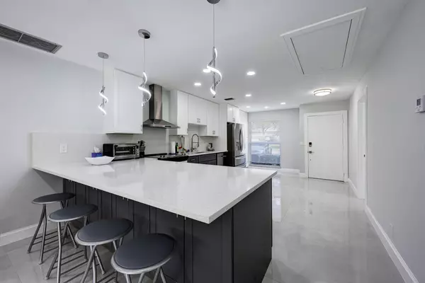 Boca Raton, FL 33433,21070 Covington DR
