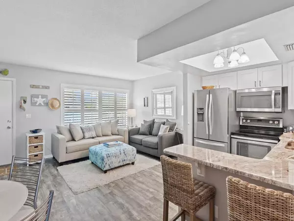 Vero Beach, FL 32960,2800 Indian River BLVD F8