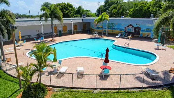 Lake Worth Beach, FL 33461,3402 Cynthia LN 201