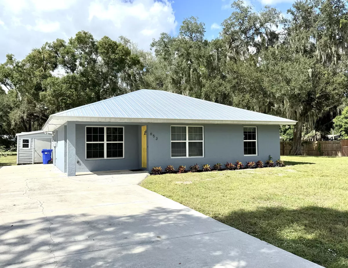 Okeechobee, FL 34974,653 SE 13th AVE