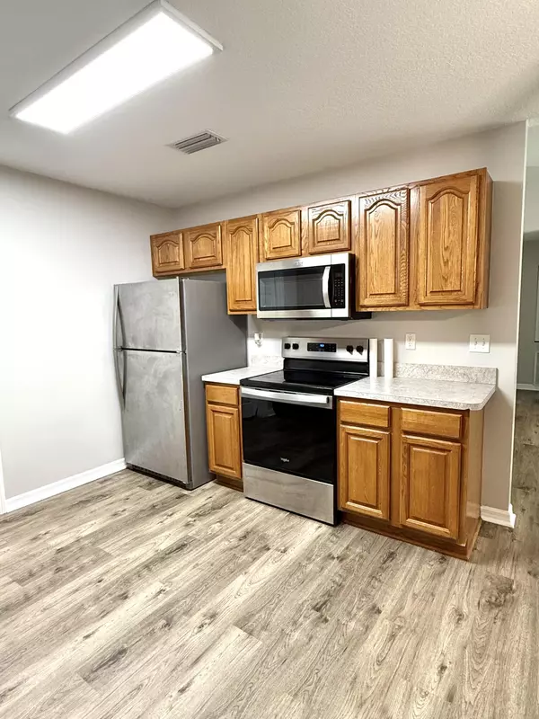 Okeechobee, FL 34974,653 SE 13th AVE