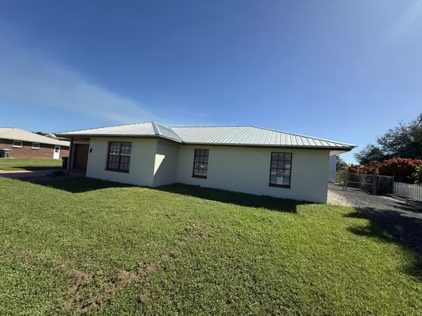 Clewiston, FL 33440,805 N Lopez ST