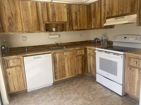 Delray Beach, FL 33484,83 E Capri B B