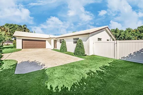 Lake Clarke Shores, FL 33406,1881 W Caribbean RD