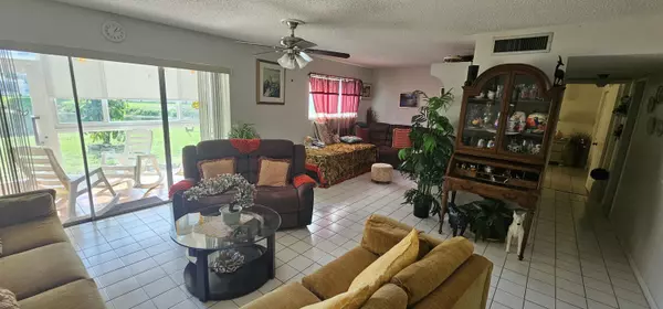 Palm Springs, FL 33461,721 Lori Dr 105