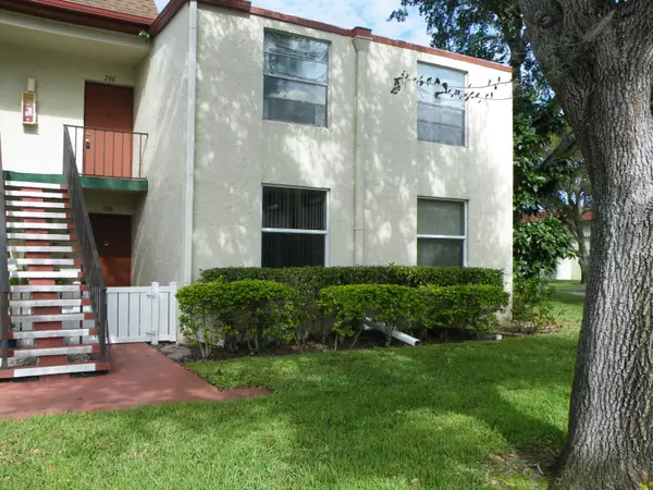 15 Willowbrook LN 108, Delray Beach, FL 33446
