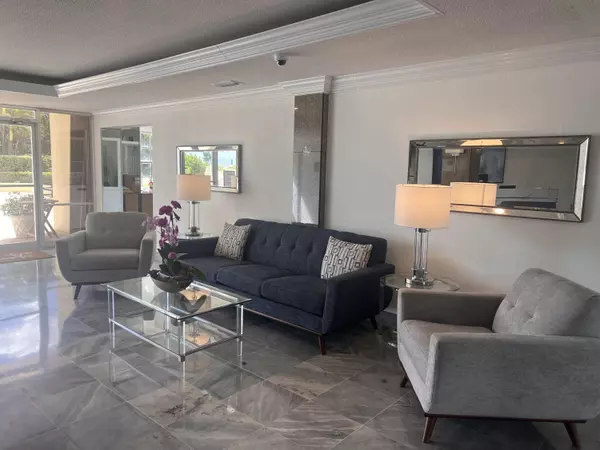 Palm Beach, FL 33480,3475 S Ocean BLVD 201