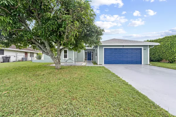 4017 S Heath CIR, West Palm Beach, FL 33407