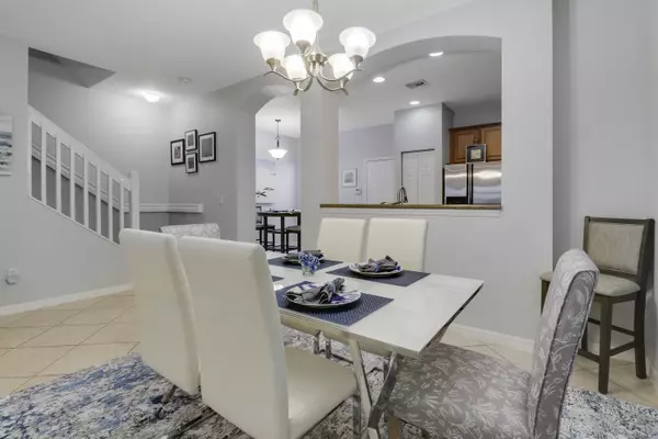 Jupiter, FL 33458,121 Seagrape DR 102